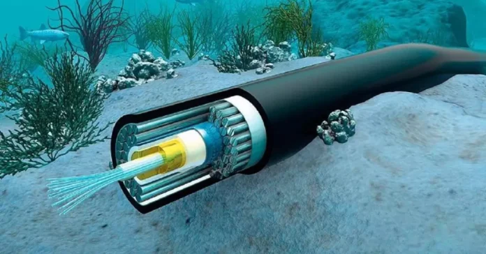 fibra óptica submarina