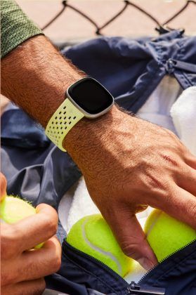 Fitbit Versa 4