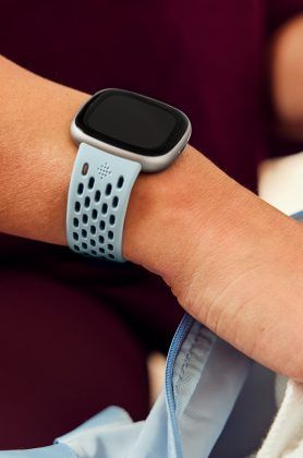 Fitbit Versa 4