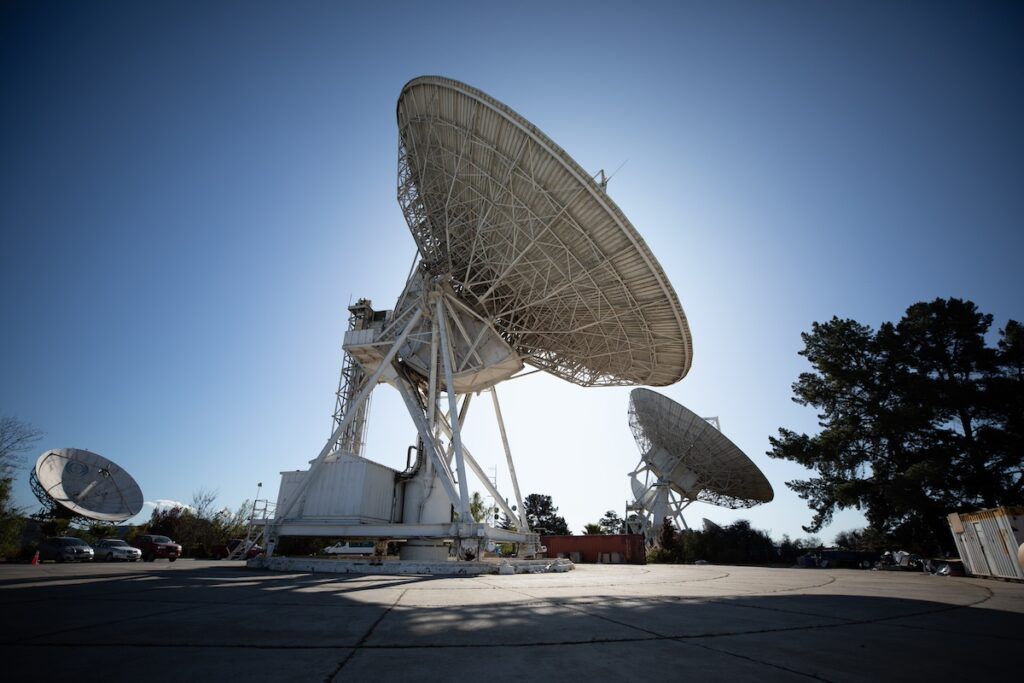 Transmisión satelital para el alunizaje