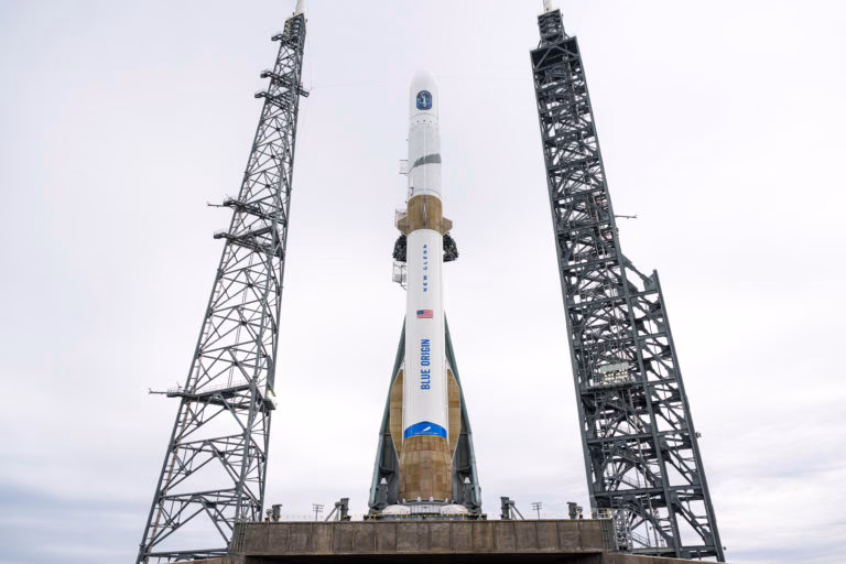 El lanzamiento del cohete New Glenn, de Blue Origin, marca un momento histórico New Glenn