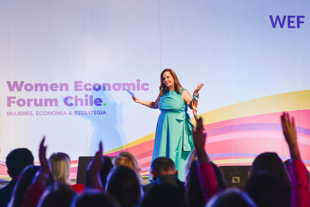 WEF Chile 2026: Liderazgo femenino, impacto económico y nueva agenda estratégica WEF Chile 2026