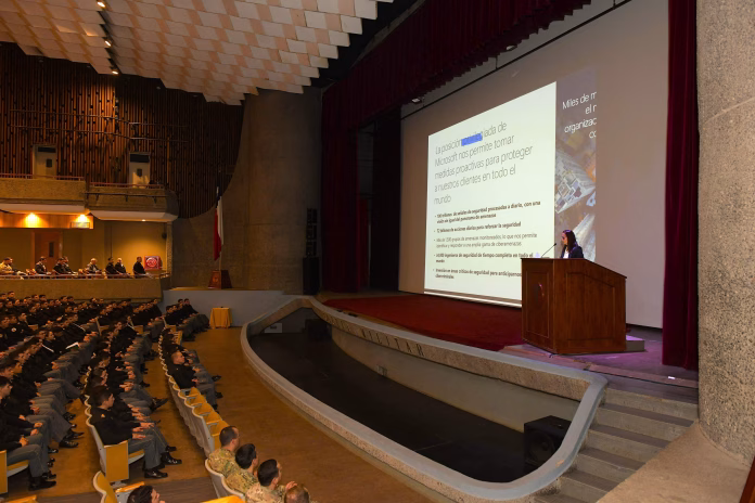 Microsoft capacita a la Escuela Militar